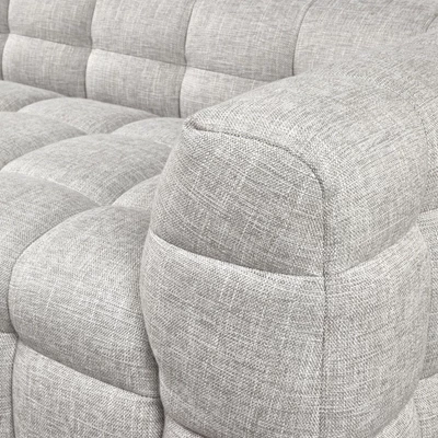 Närbild av grått, rutigt tyg.