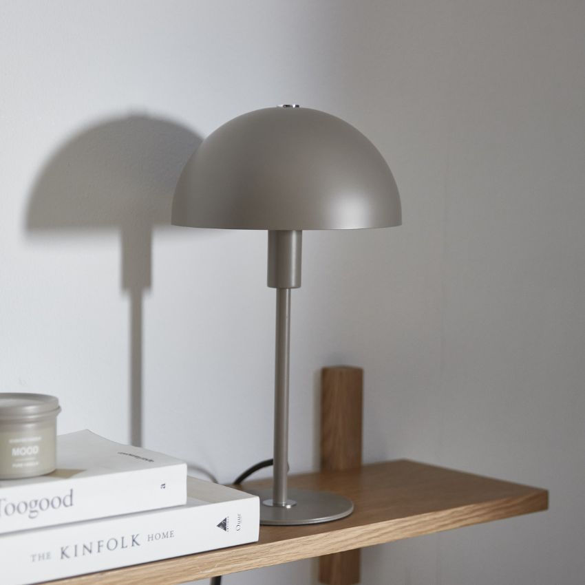 Bordslampa i grått med ett klotformat design