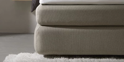 Design uden navn - 2024-12-18T140635.136.jpg De tre lager av en beige kontinentalsäng