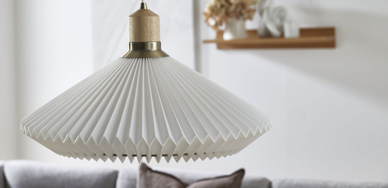 Inred med dekorativa lampor