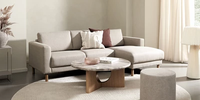 populaer-cleveland.jpg Vardagsrumsmiljö i beige toner