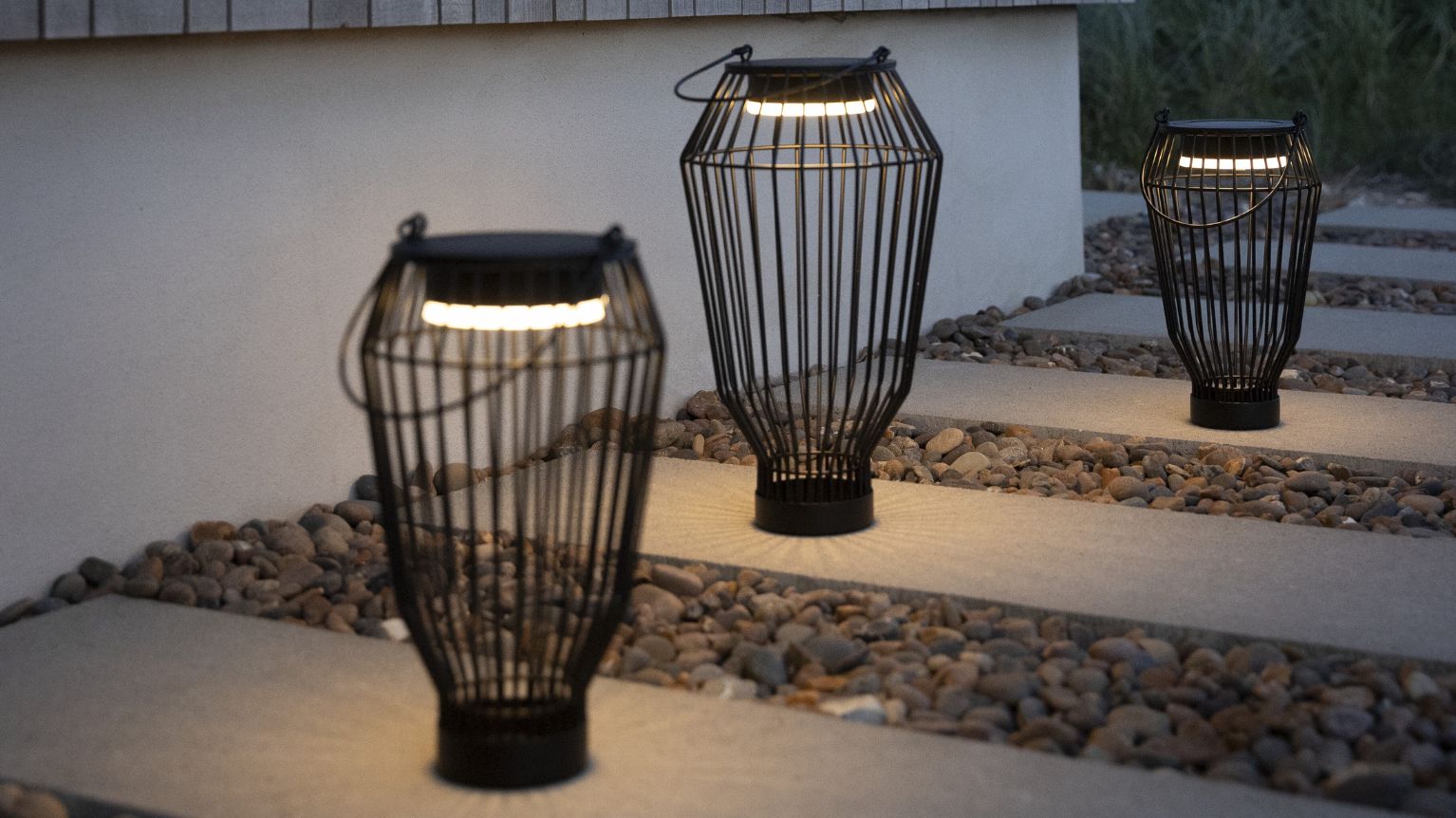 3 utomhuslampor i svart med solceller