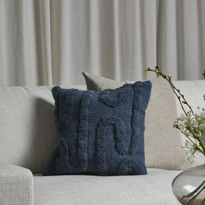 Örngott i blått tyg med mönster