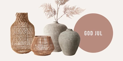 text-image-narrow-glaedelig-jul-se.jpg Lanterner og vaser på beige baggrund
