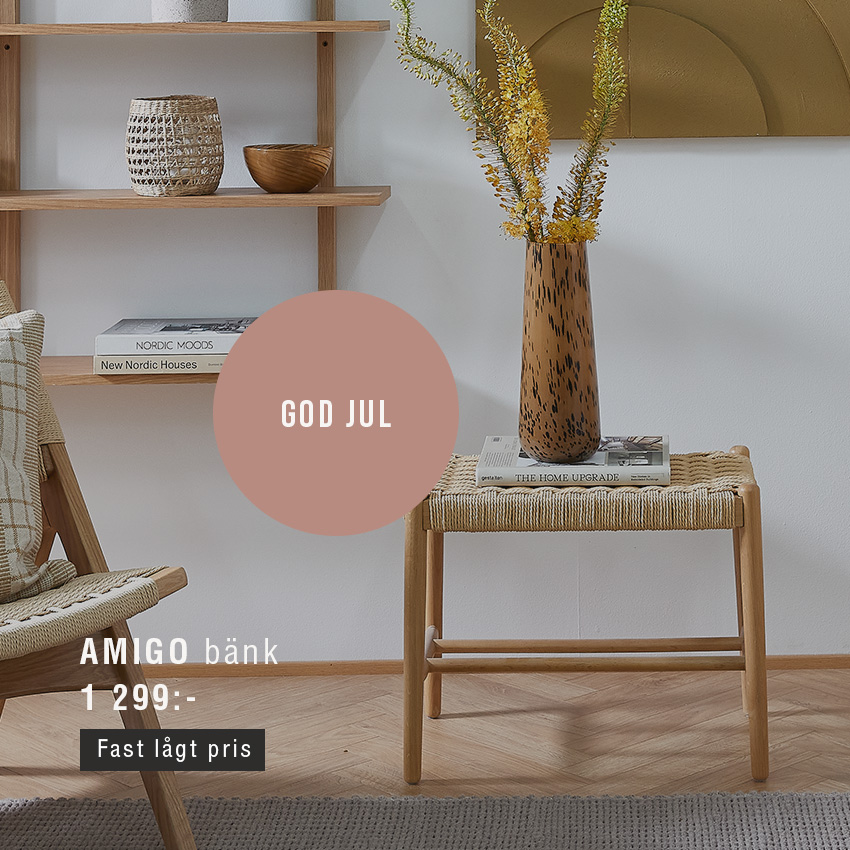 Bänk i en mysig vardagsrumsmiljö.