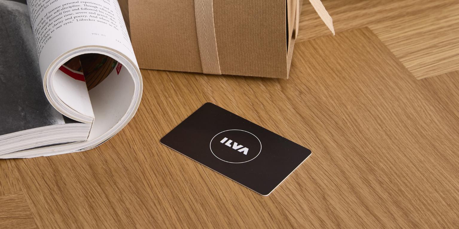 Gavekort liggende på bord