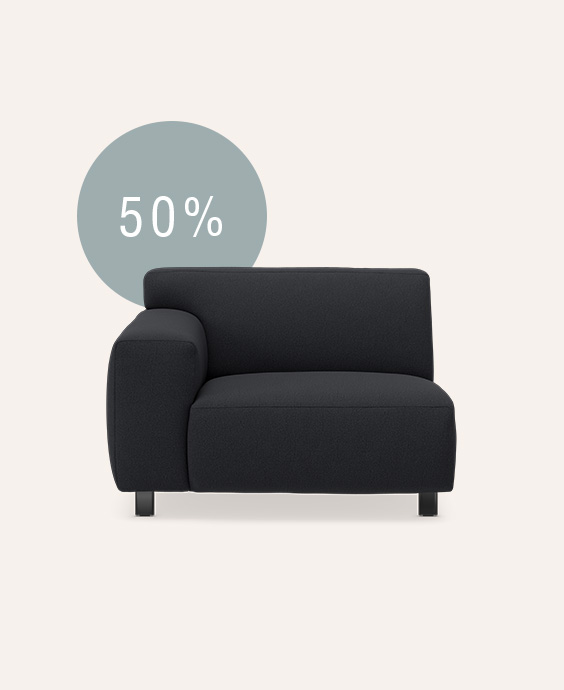 Soffmodul i mörkblått på beige bakgrund