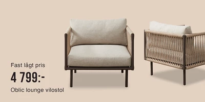 Text Image Narrow Oblic Loungehvilestol Se Loungevilstol mot beige bakgrund