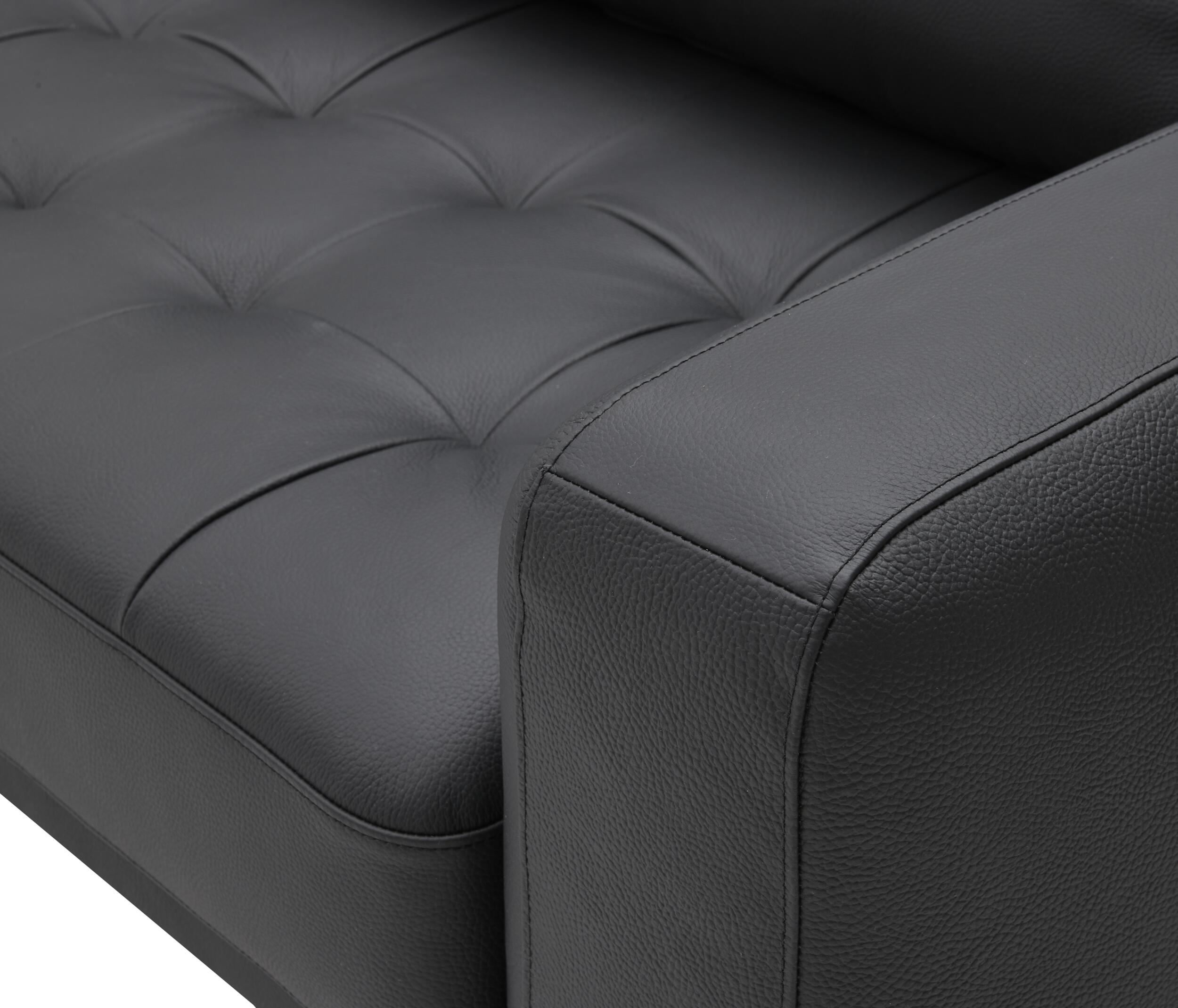 Halfdan 3 sits Soffa 