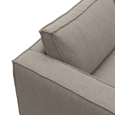 Agir 2 sits Soffa