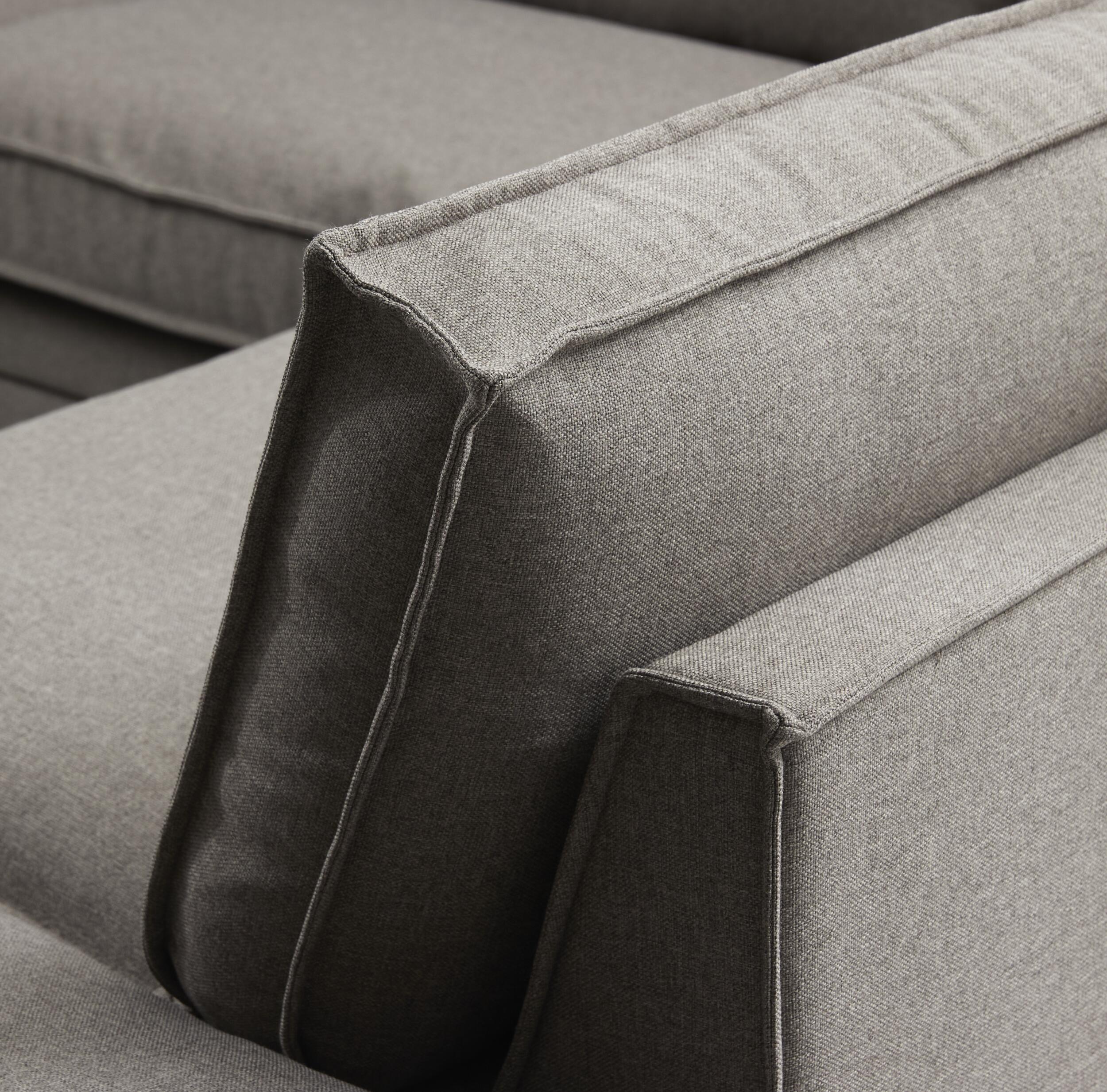 Agir högervänd hörnsoffa med puffavslutning 