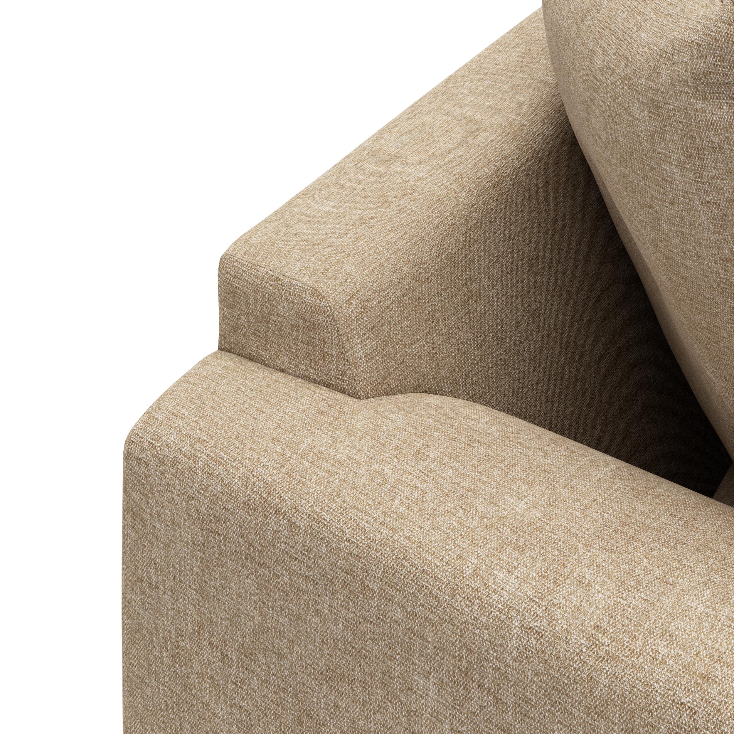 Kingston 3 sits Soffa 