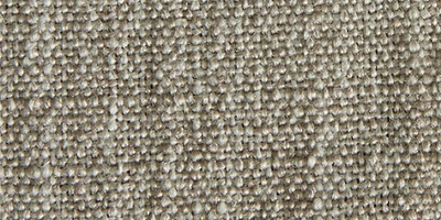 Närbild av textilen Sand – Malm 282 med en ljus sandfärgad nyans och melerad, vävd struktur.