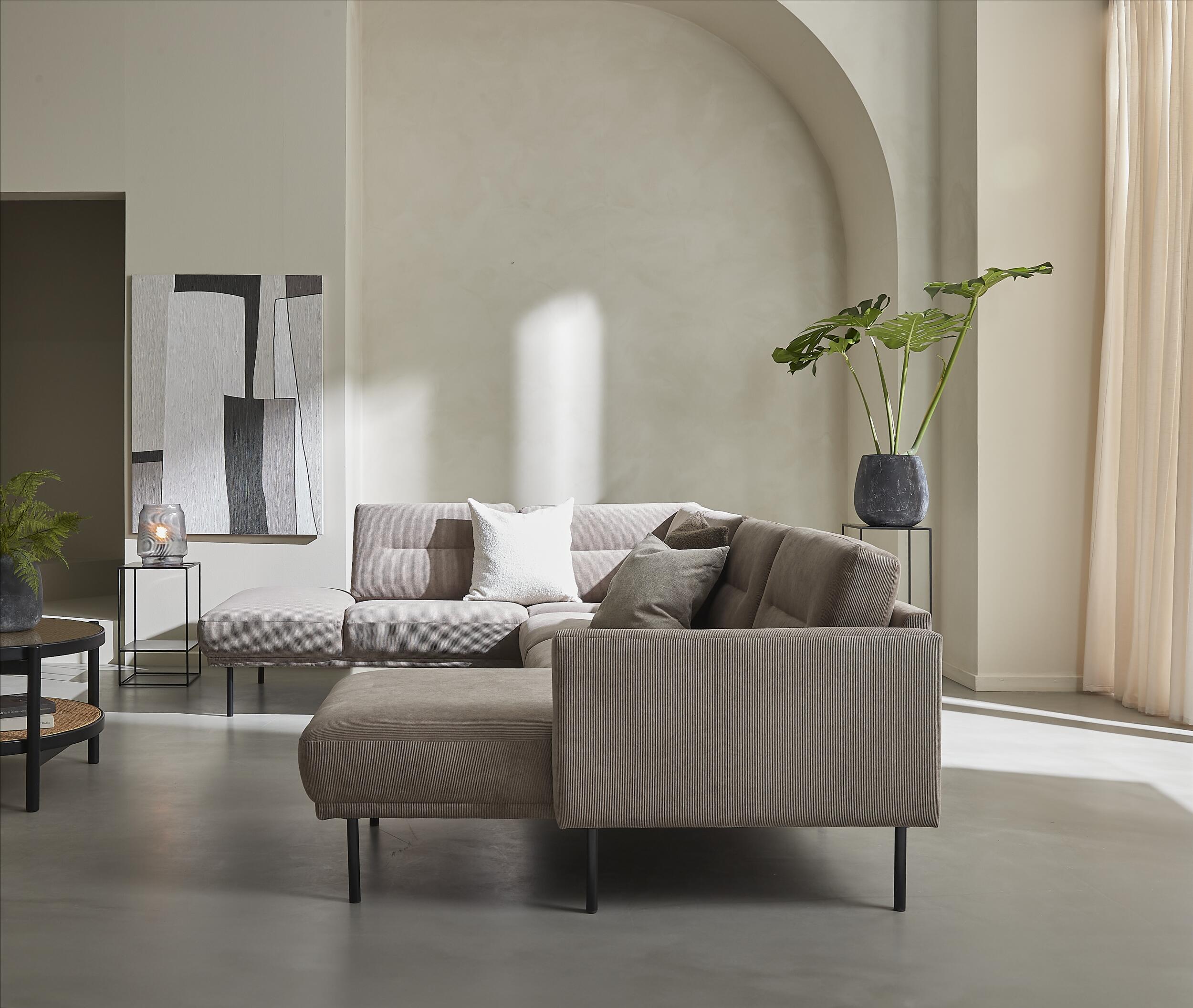 Larvik högervänd hörnsoffa med schäslong 