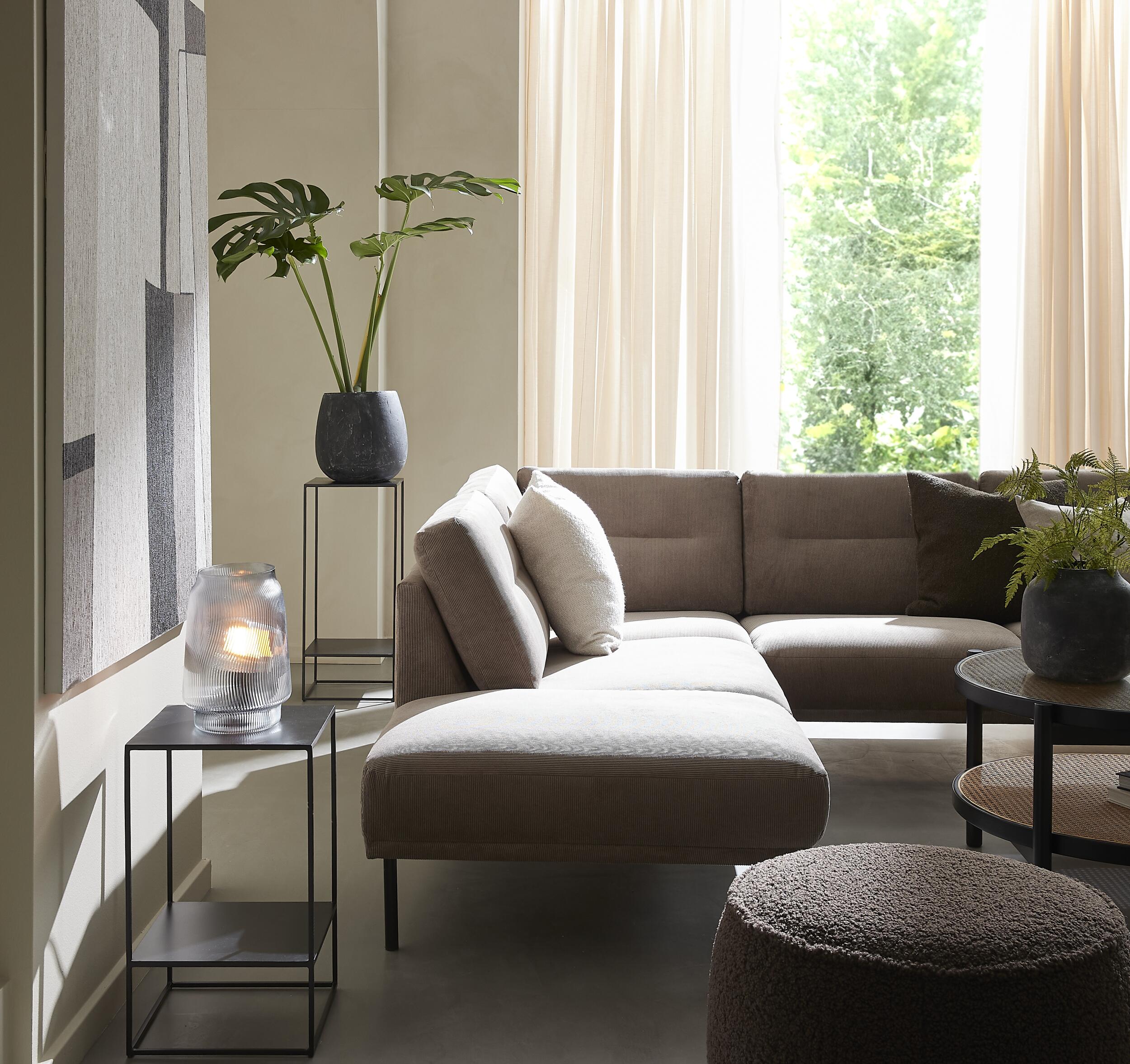 Larvik högervänd hörnsoffa med schäslong 