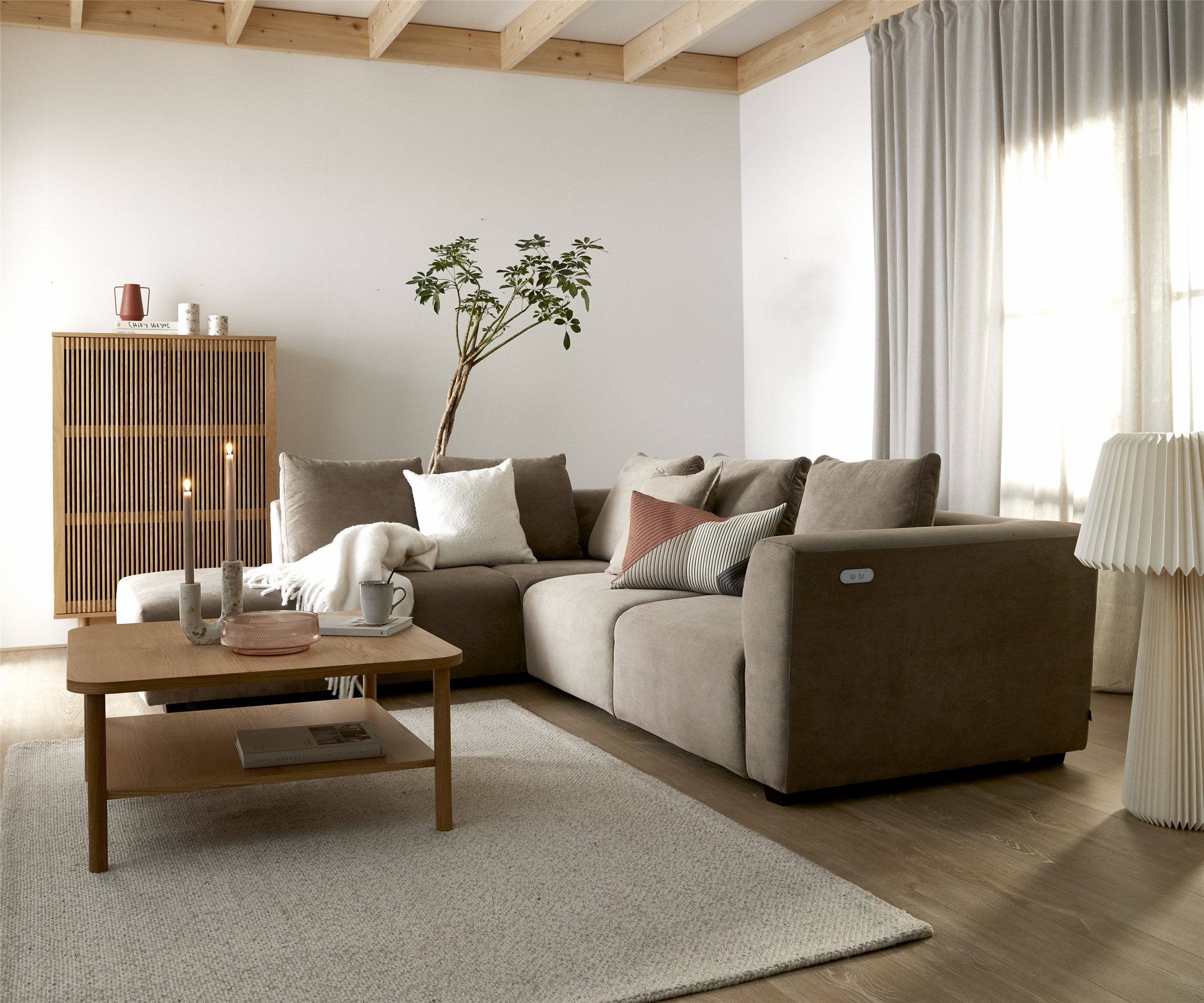 Solaro vänstervänd hörnsoffa med puffavslutning 