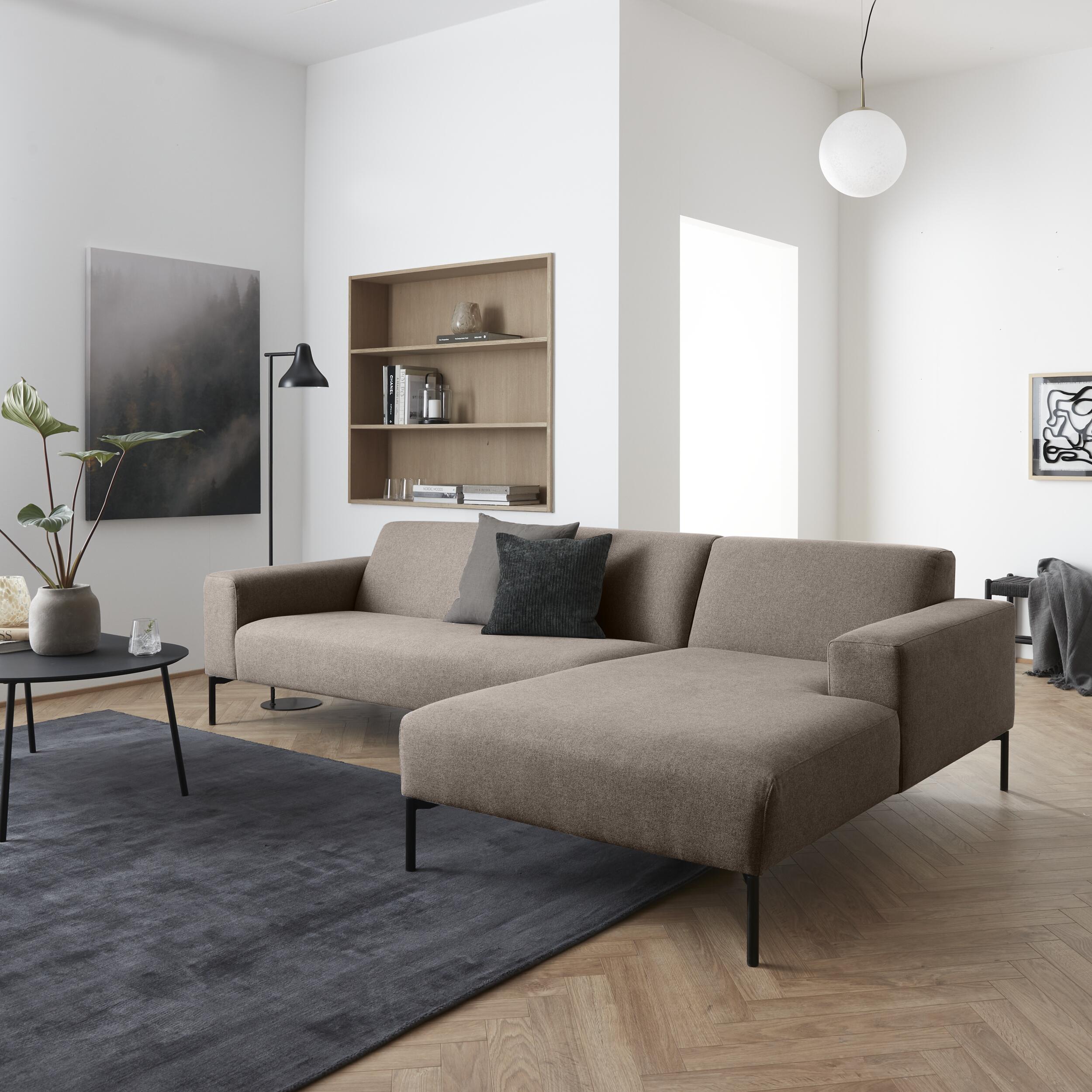 Franklin högervänd soffa med schäslong 