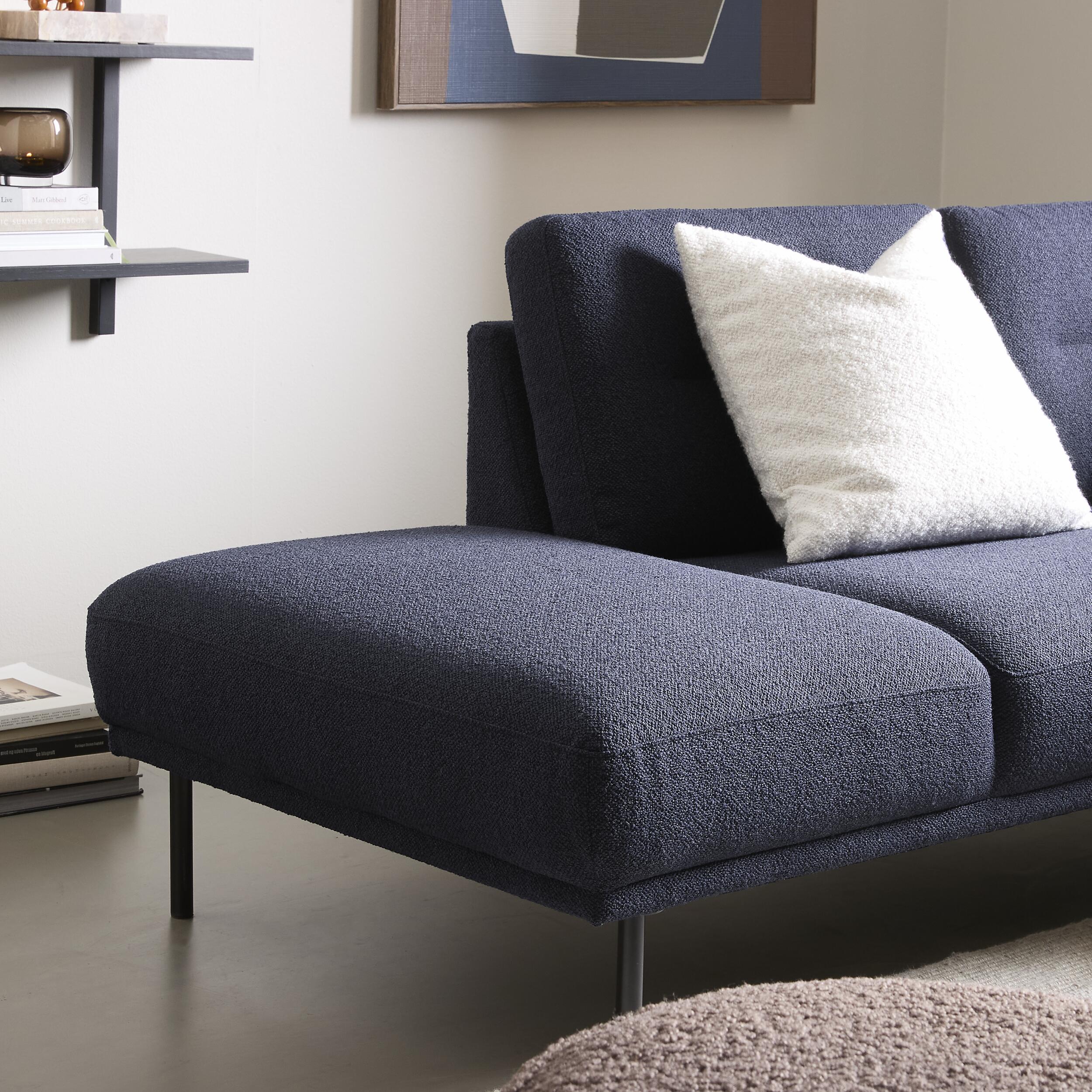 Larvik högervänd hörnsoffa med schäslong 