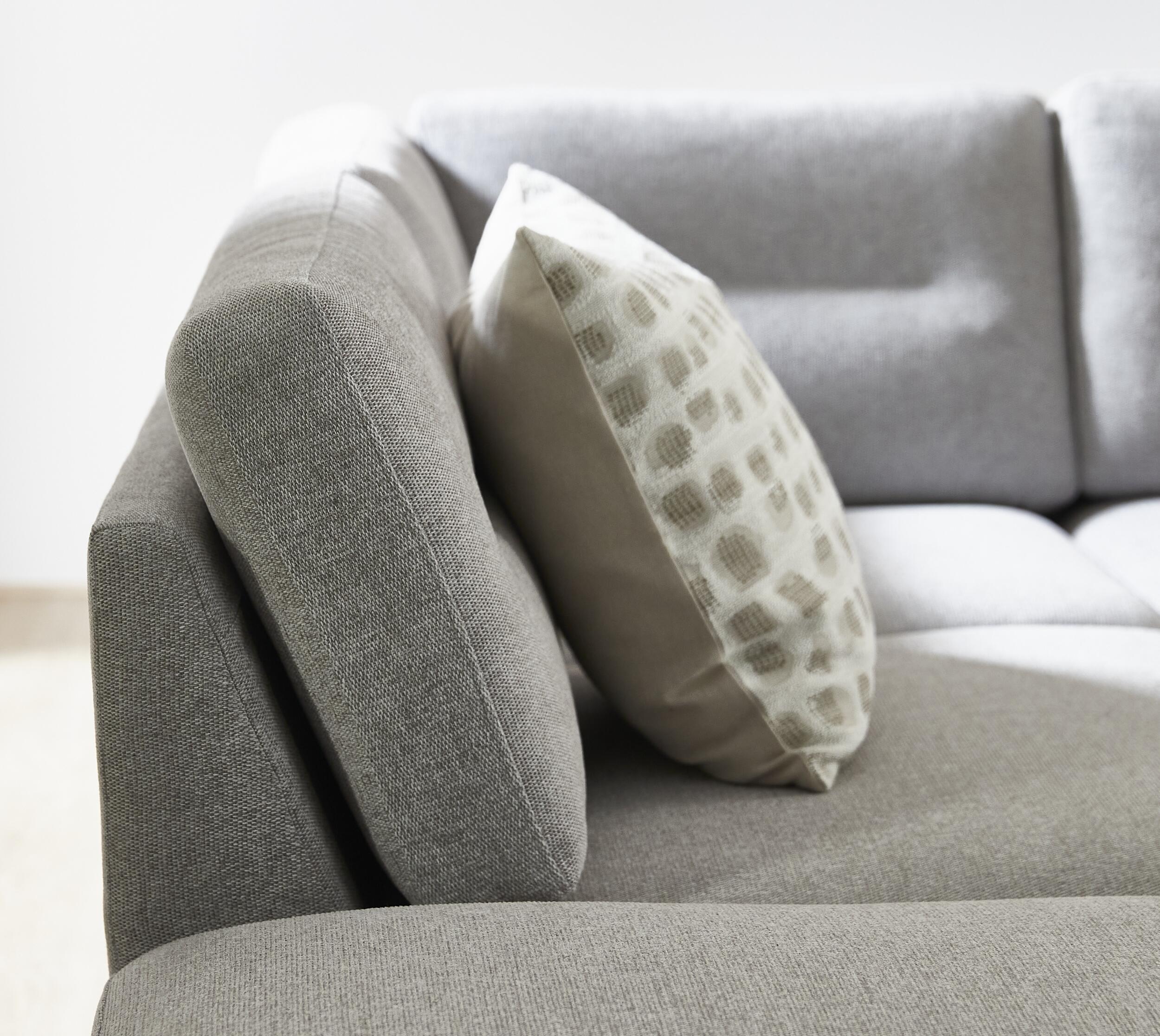 Larvik vänstervänd hörnsoffa med puffavslutning 