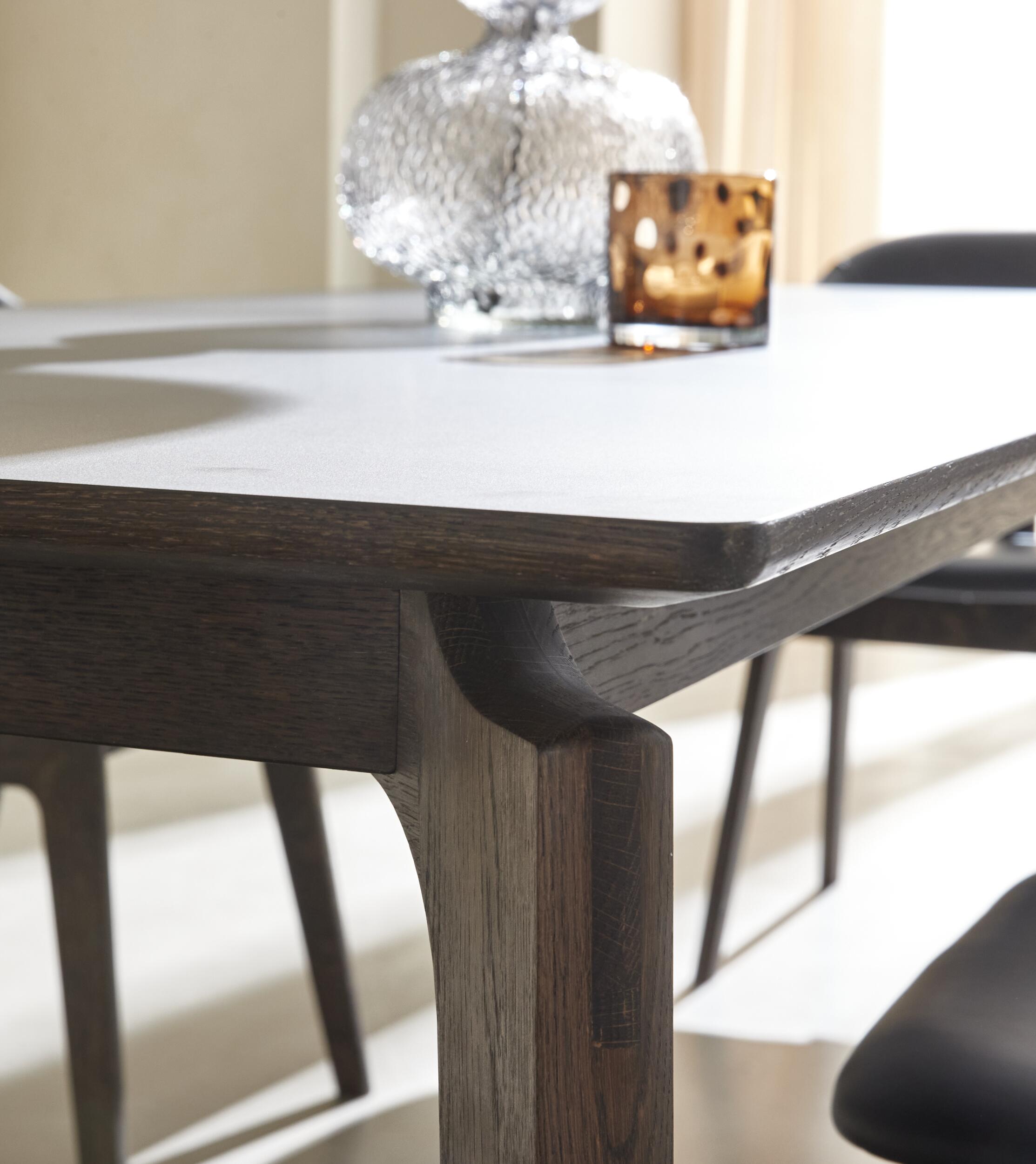 Edge Matbord 220 x 95 x 74 cm 