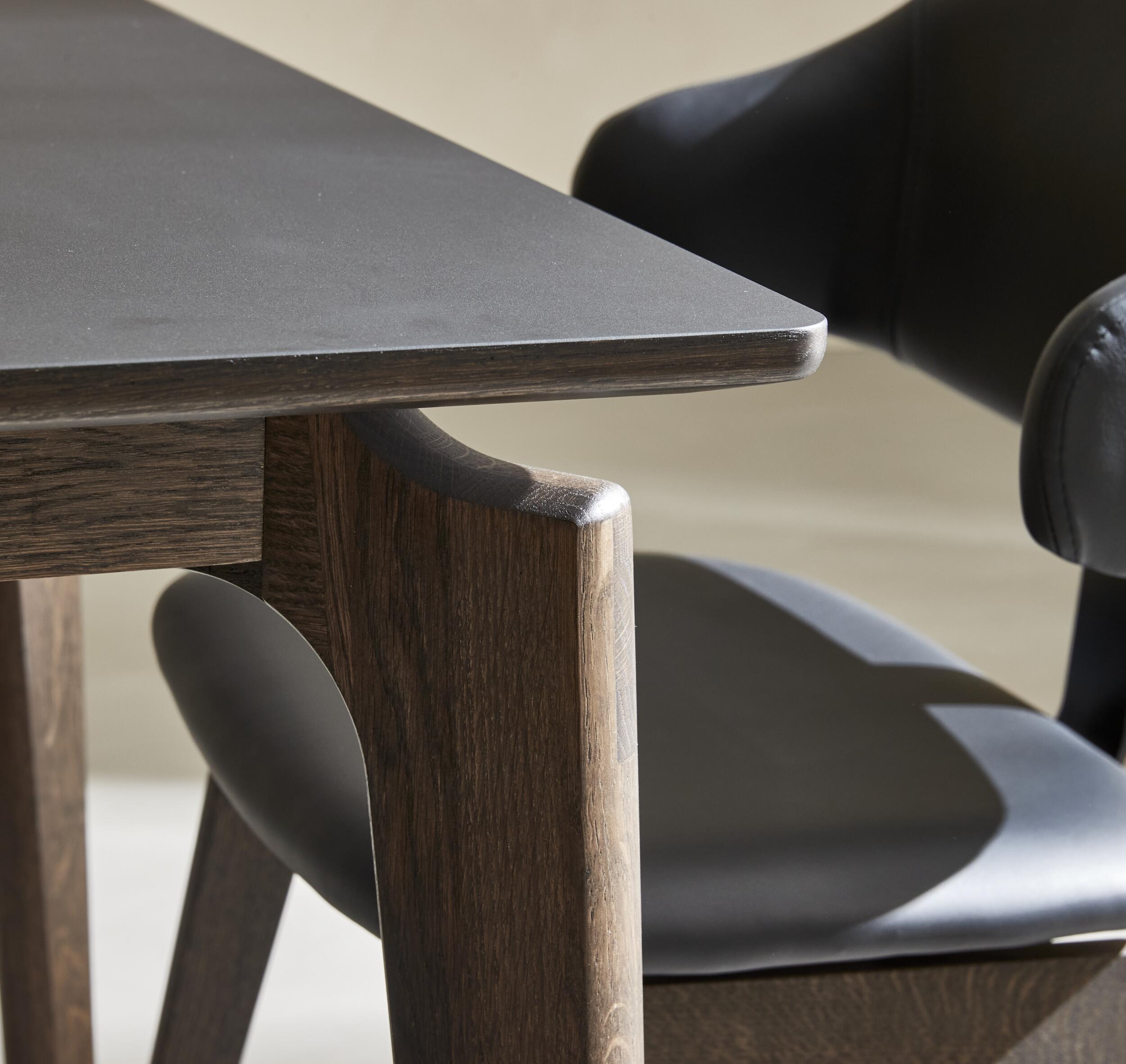 Edge Matbord 220 x 95 x 74 cm 