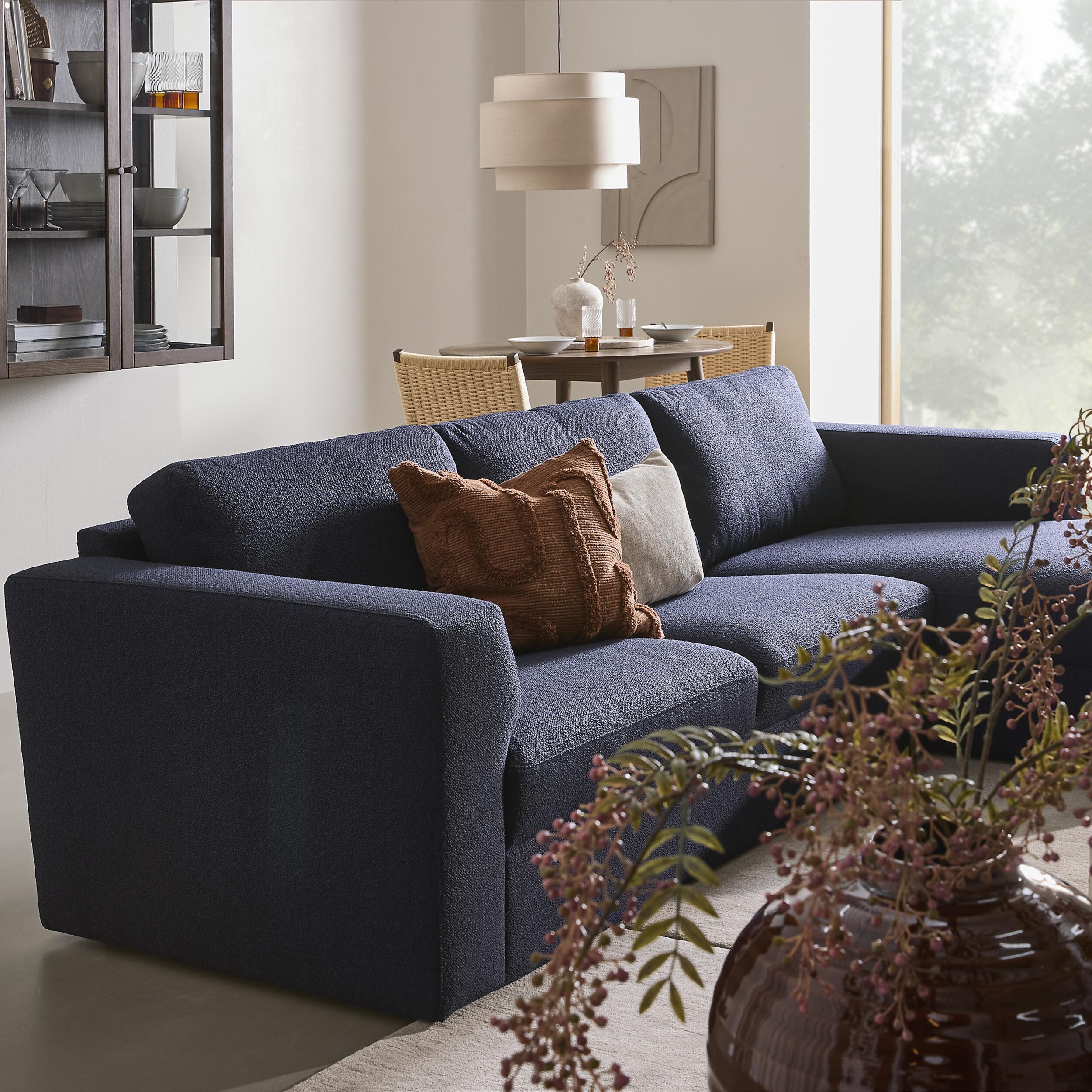 Lean högervänd soffa med schäslong 