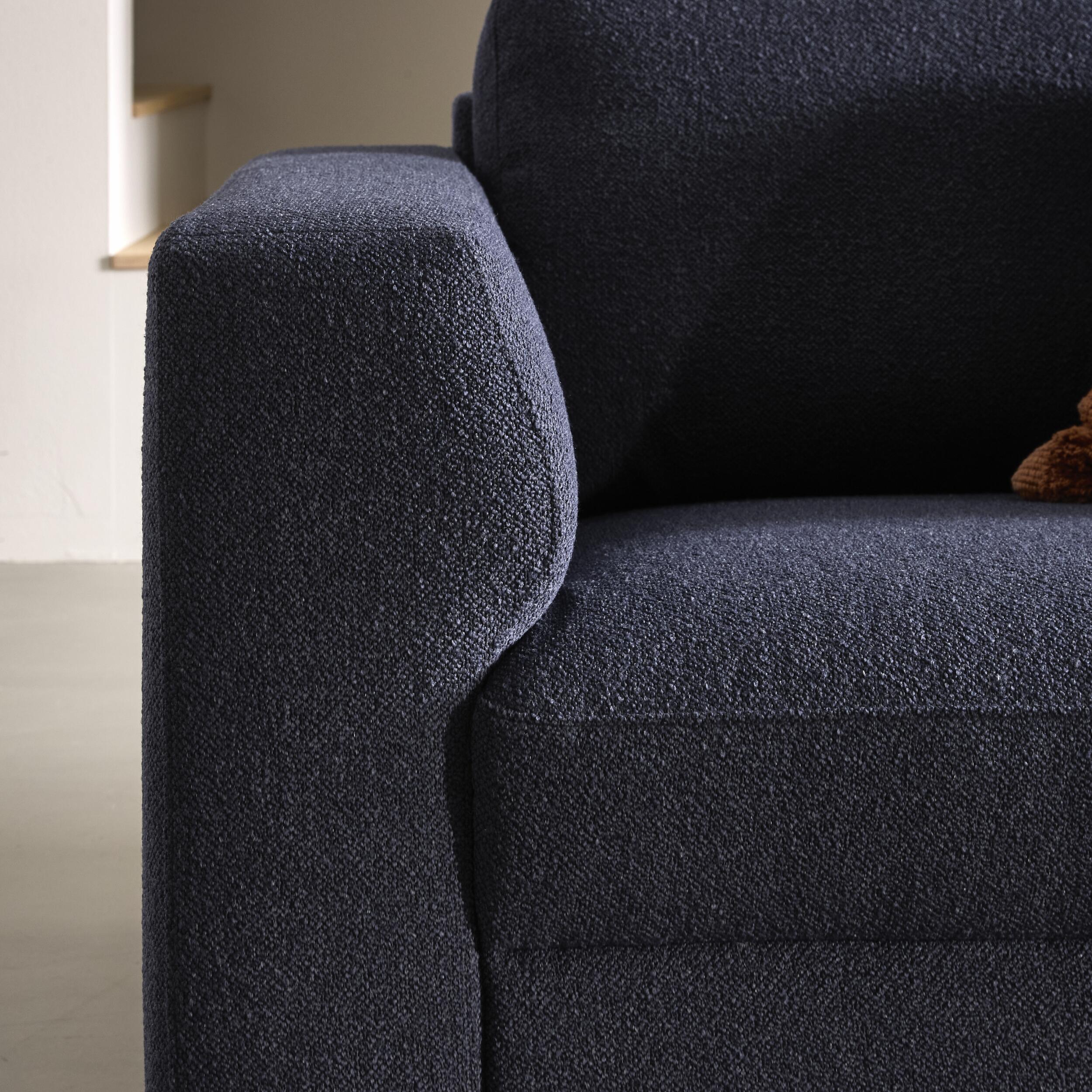 Lean högervänd soffa med schäslong 