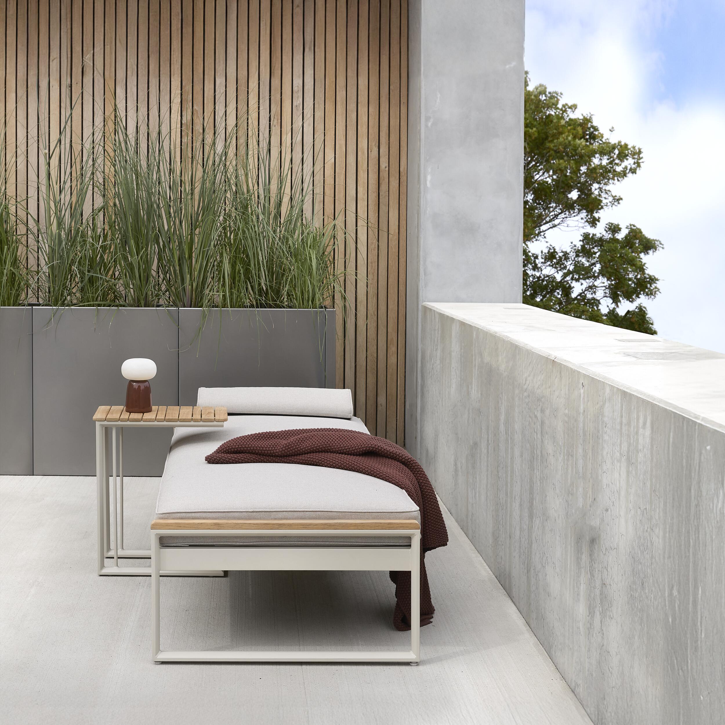 Corfu Lounge sidobord 