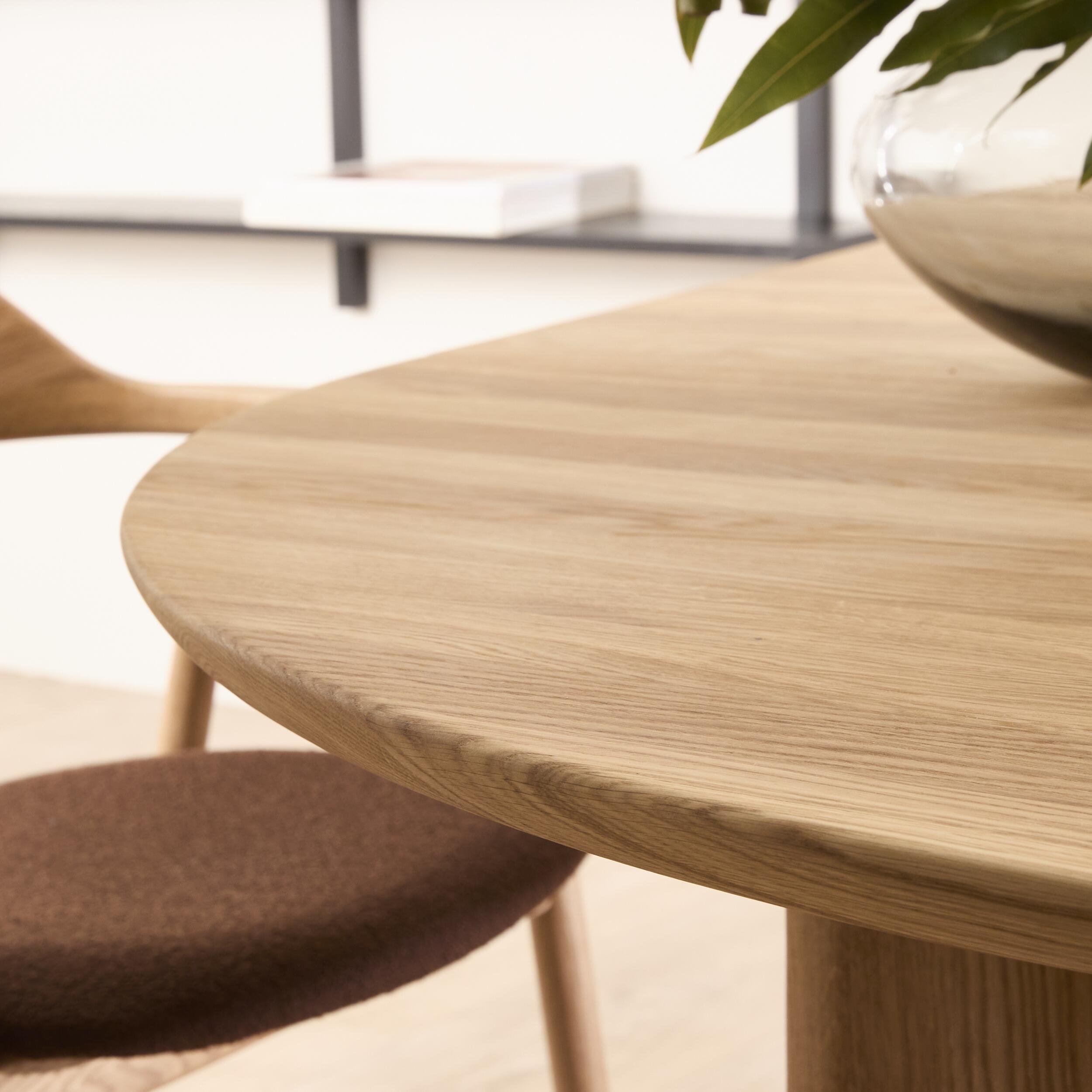 Sakura Round Matbord 130 x 75 cm 