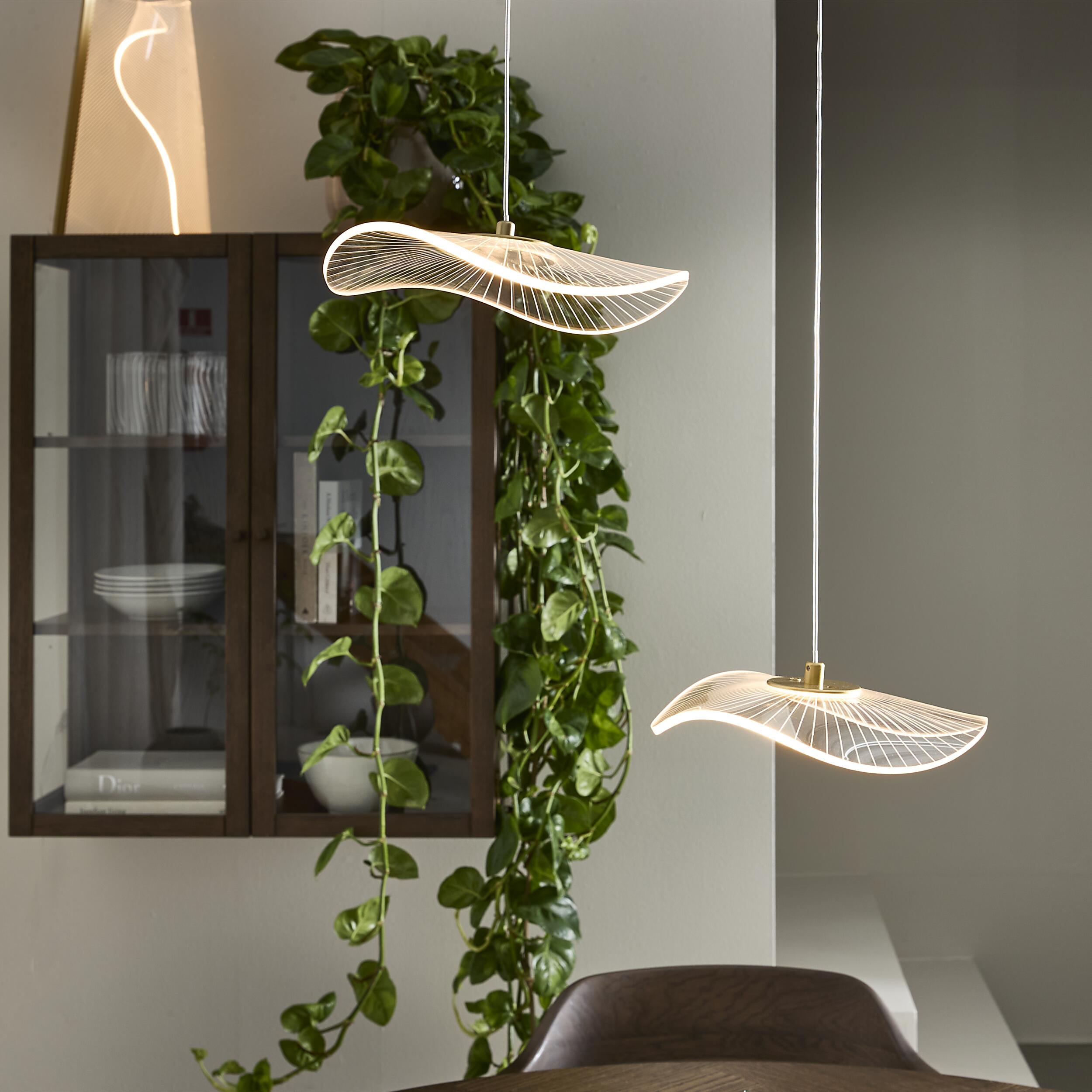 Curtsy pendellampa (liten) 6 x 24 cm 