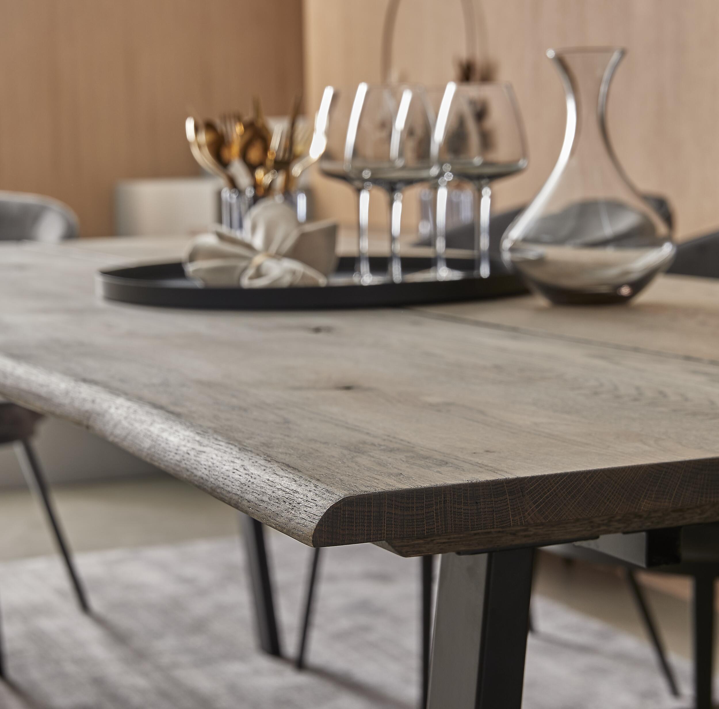 True Matbord 240 x 95 x 75 cm 