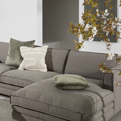 Agir högervänd soffa med schäslong