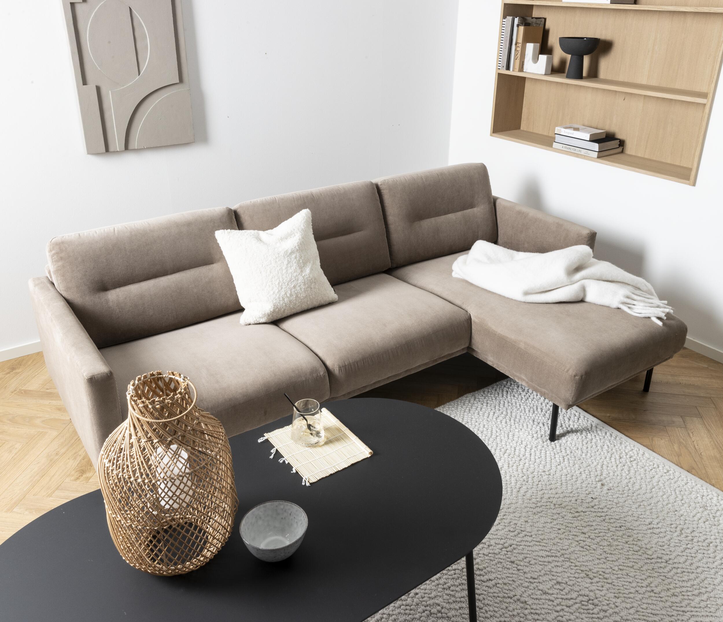 Larvik högervänd soffa med schäslong 