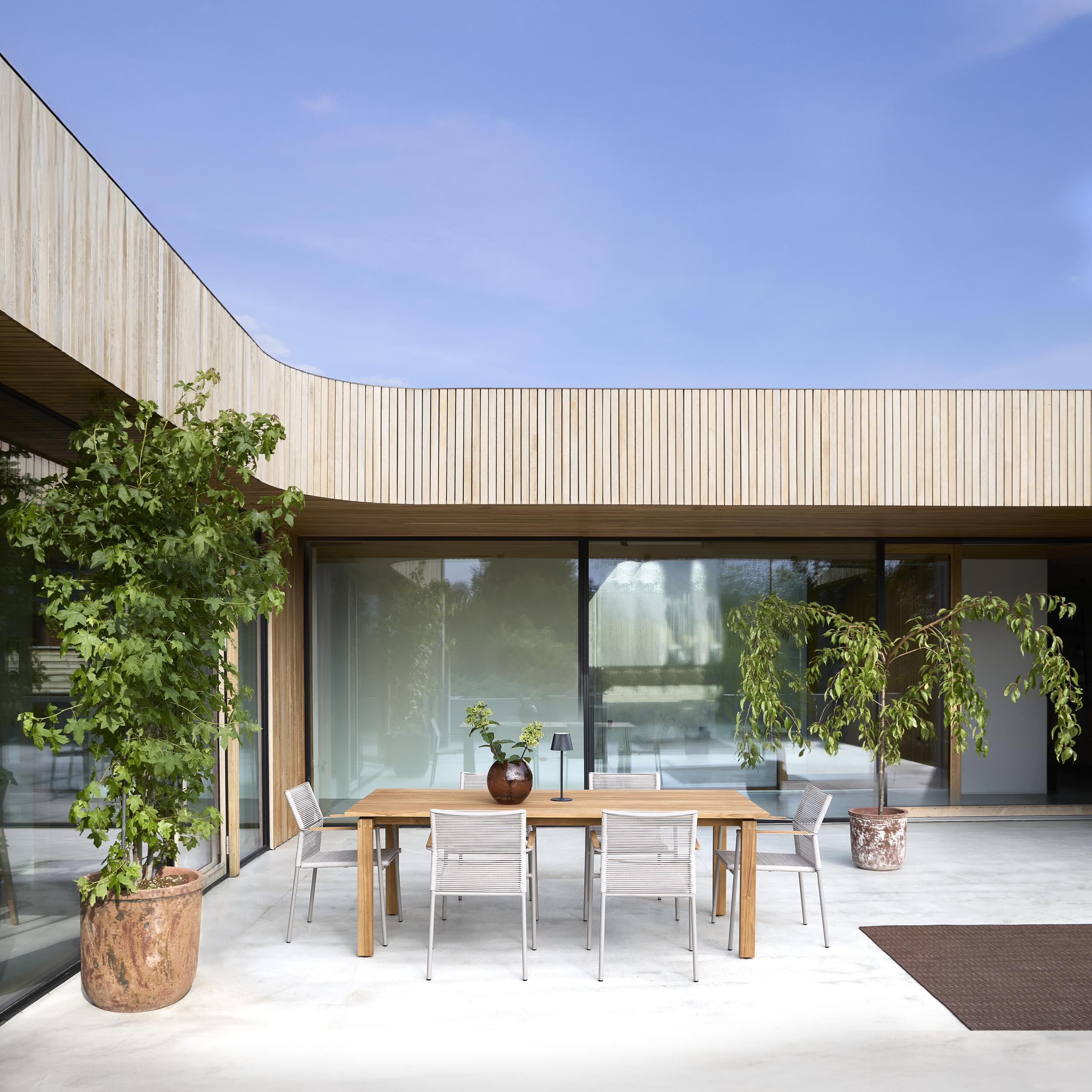 Kulina 2025 Trädgårdsbord 215 x 98,5 x 75 cm 