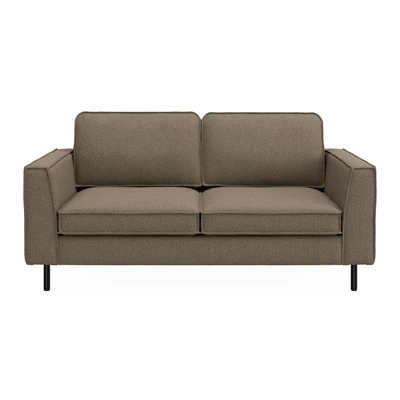 Scott 2 sits Soffa