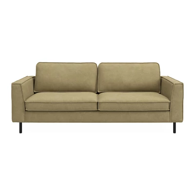 Scott 3 sits Soffa