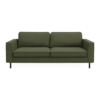 Scott 3 sits Soffa
