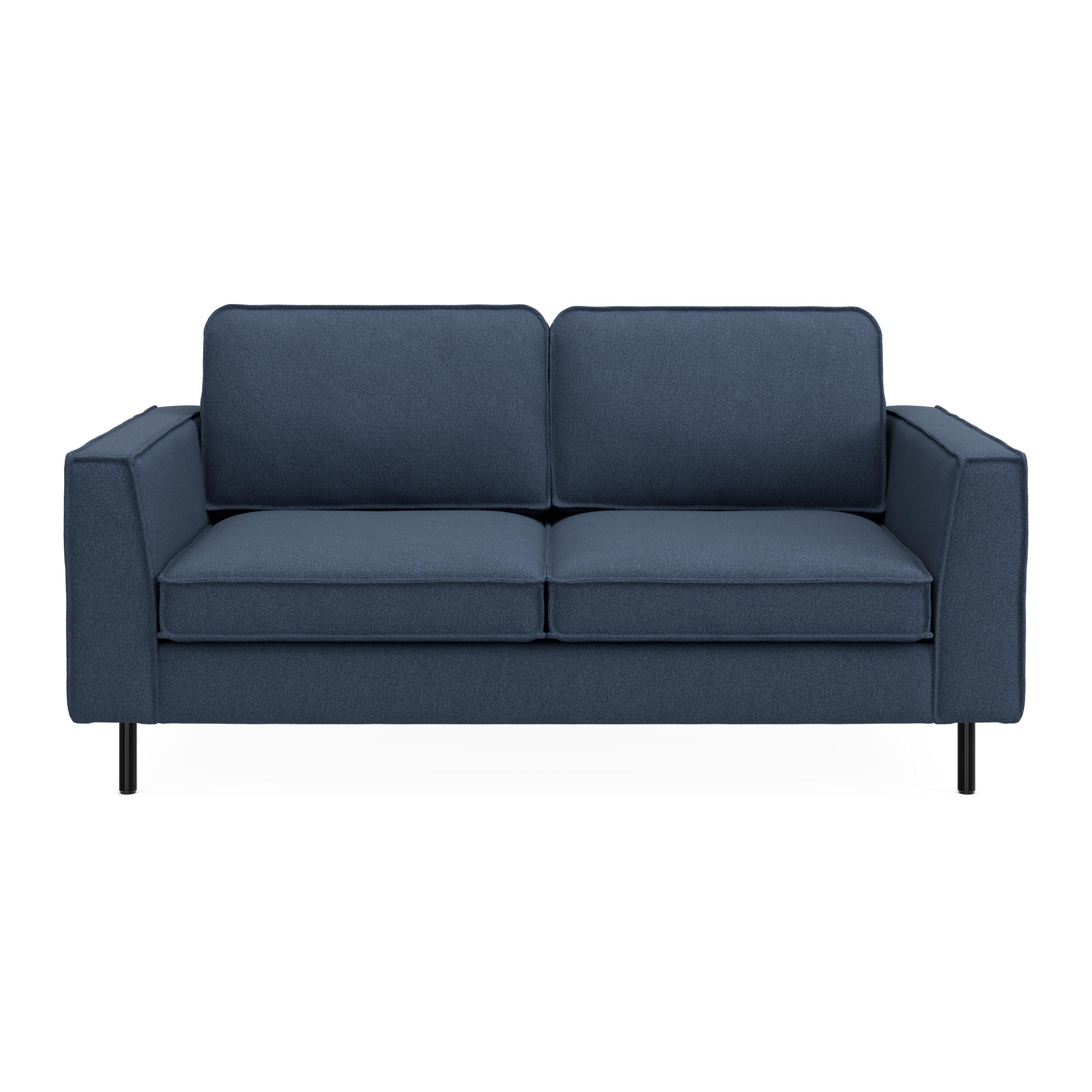 Scott 2 sits Soffa 