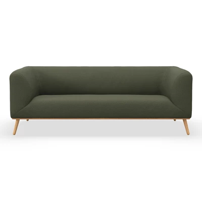 Land 3 sits Soffa