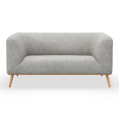 Land 2 sits Soffa
