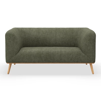 Land 2 sits Soffa