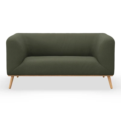 Land 2 sits Soffa