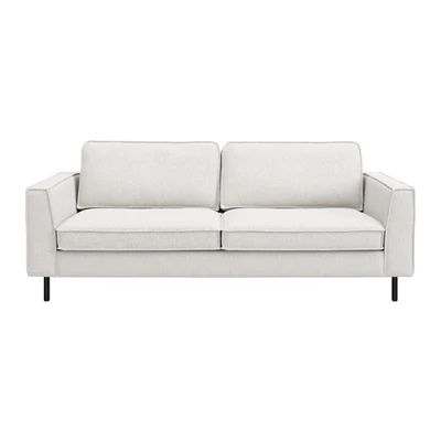 Scott 3 sits Soffa