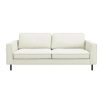 Scott 3 sits Soffa