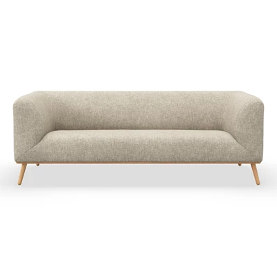 Land 3 sits Soffa