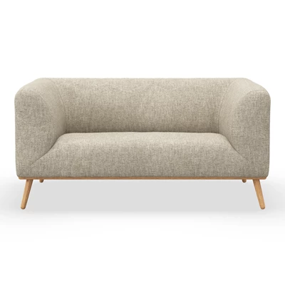 Land 2 sits Soffa