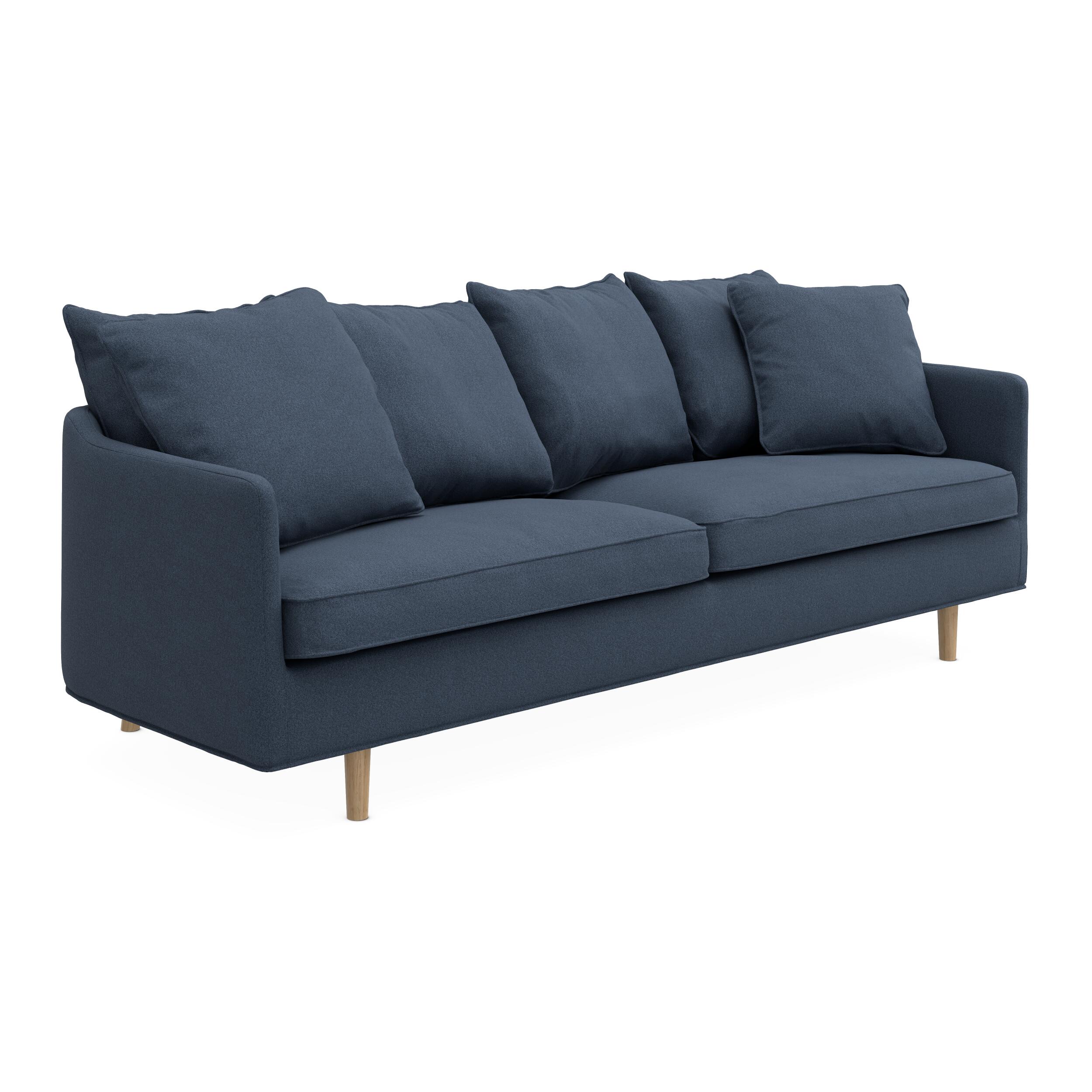 Julia Lux 3 sits Soffa 