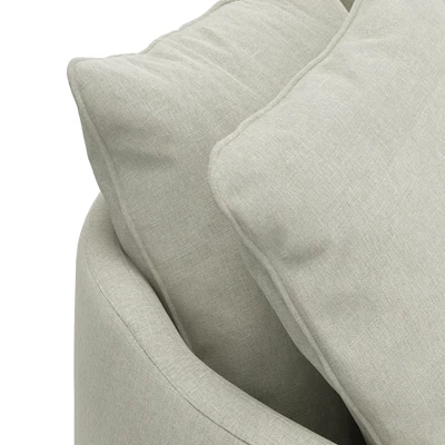 Julia Lux 3 sits Soffa