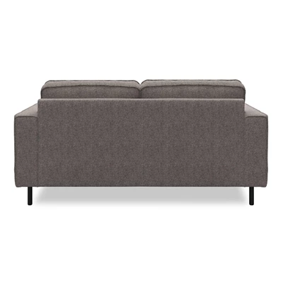 Scott 2 sits Soffa